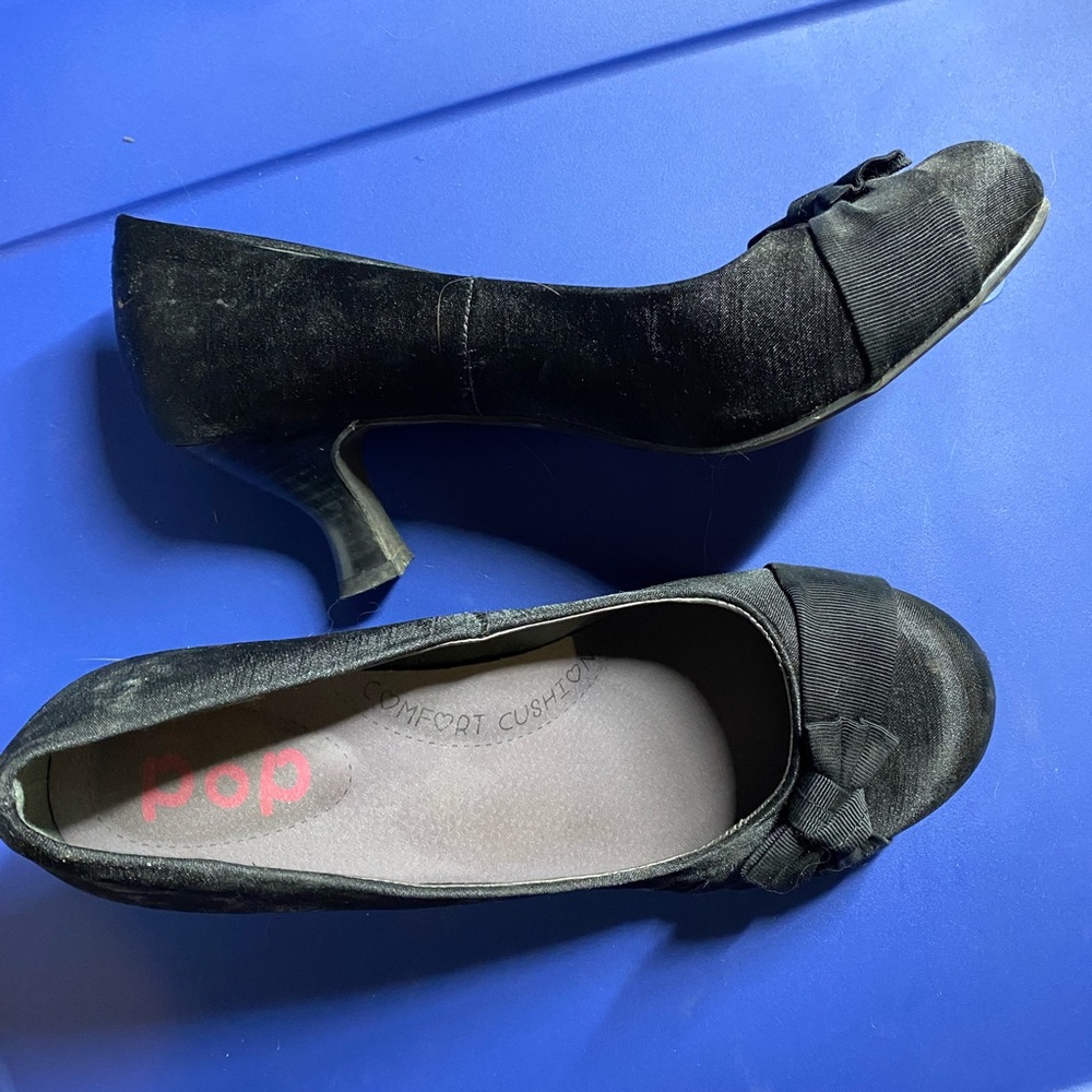 Womens short heel size 8